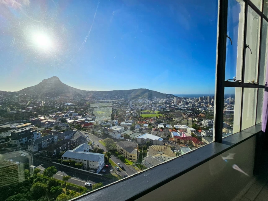 2 Bedroom Property for Sale in Vredehoek Western Cape
